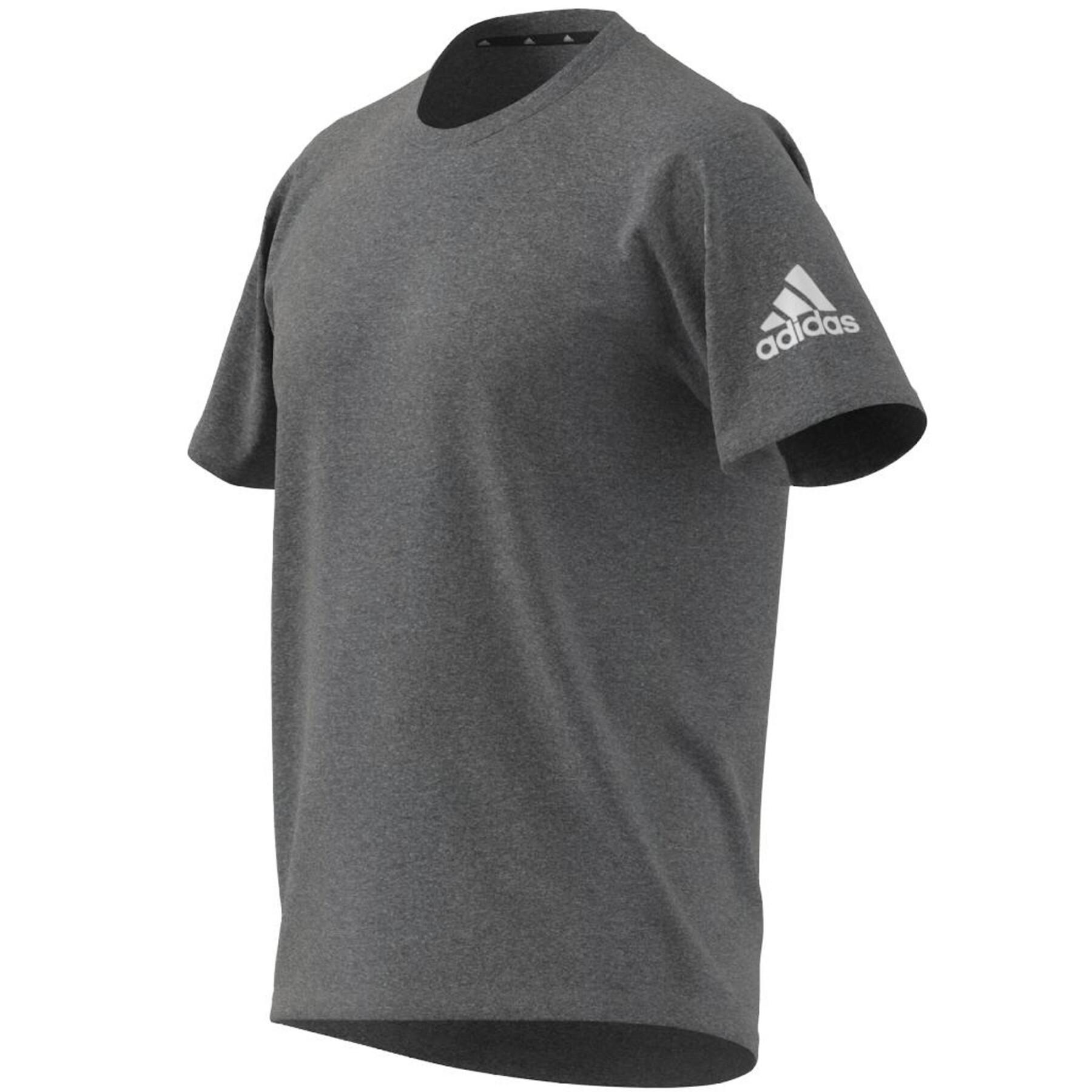 T-shirt adidas Freelift Ultimate Aeroready Designed 2 Move Sport